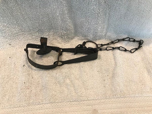 Antique 1900s Victor Oneida Co Animal Trap #636