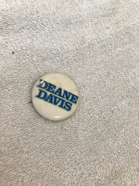 Vintage Advertising Deane Davis Campaign Pin  #1105