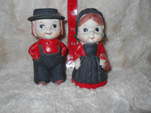 Vintage  Ceramic Pilgrim Boy & Girl Salt & Pepper Shakers (461)