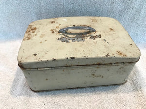 Vintage Sirram Cream-colored Metal Picnic Box(?)  #1092