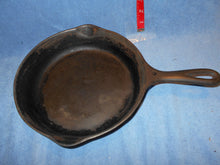 Vintage Cast Iron Skillet 9 1/2" (639)