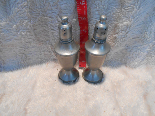 Vintage Pewter Salt & Pepper Shaker Web (5)