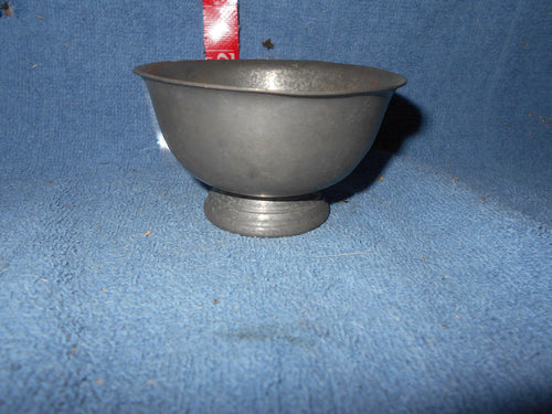 Vintage Sml Pewter Pedestal Bowl International (15)