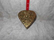 Copper or Brass Heart-shaped Trinket Box (814)