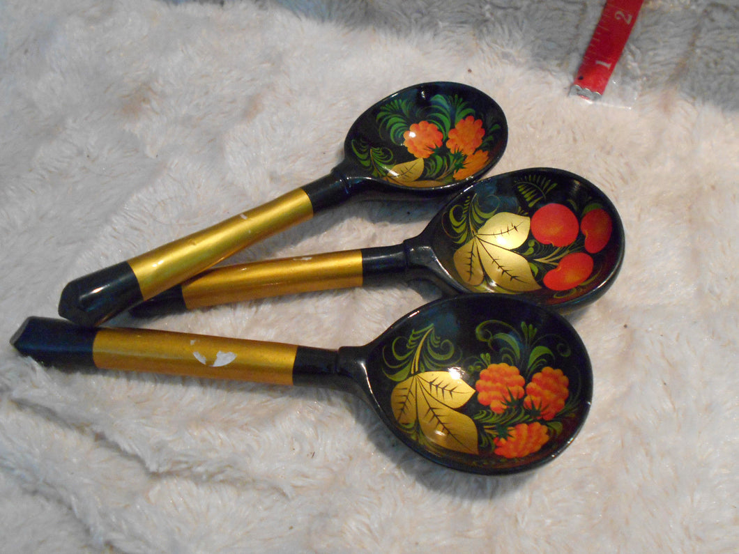 3 Black/Gold/Red Wooden Laquered Spoons (22A)