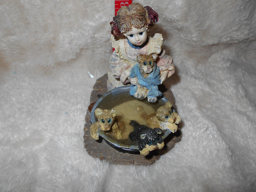 Vintage  Yesterday's Child Figure Wendy with Dog Bath #125