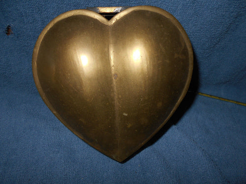 Vintage  Brass Heart-Shaped Trinket Box (823)