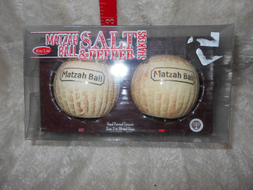 Vintage  Matzah Ball Salt & Pepper Shakers (456)