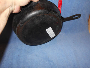 Vintage Cast Iron Skillet 9 1/2" (639)