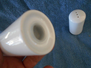 Vintage  Ceramic White Salt & Pepper Shakers (492)