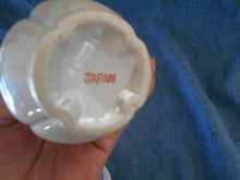 Vintage  Japanese Porcelain Vase w/Front Flower & Gold Trim (711)