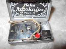 Vintage Camera Accessories: Autoknips II (#24)
