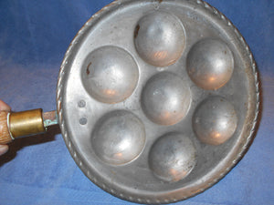 Vintage Copper, Copper-like Poaching Pan (642)