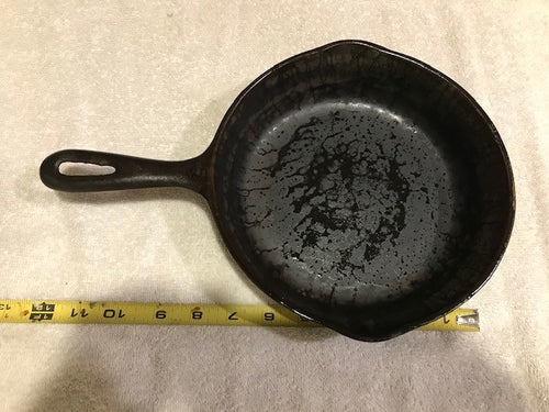 Vintage Cast Iron No 5 Frying Pan (#542)