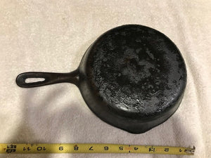 Vintage Cast Iron No 5 Frying Pan (#542)