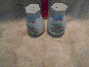 Vintage Salt & Pepper Holders 5