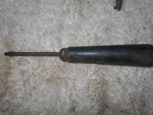 Antique Wooden Handled, Flat Head Screwdriver (39C)