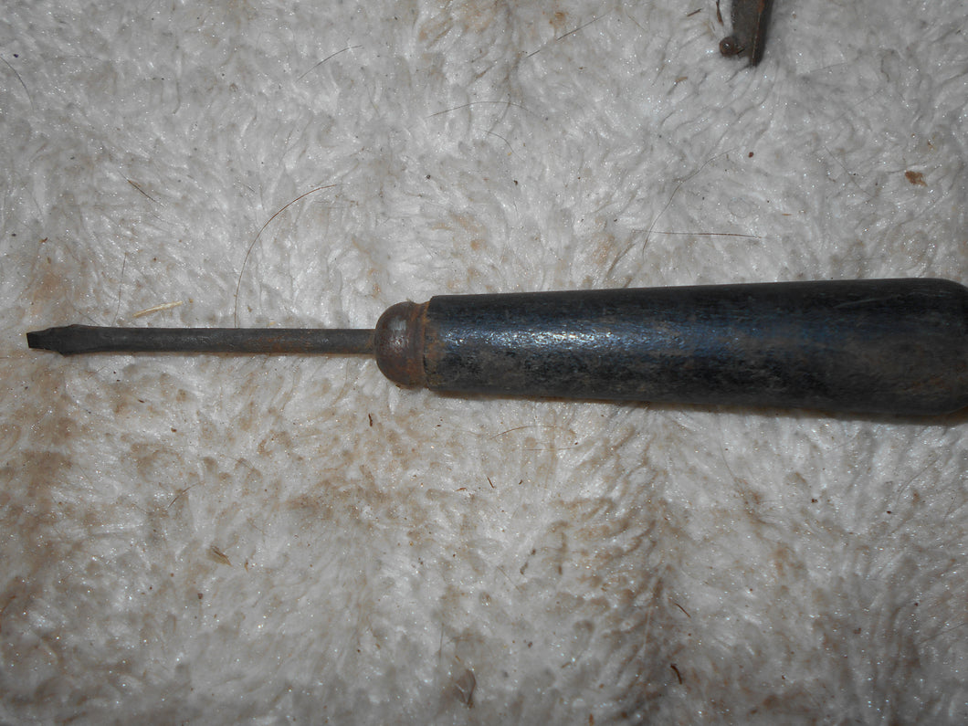 Antique Wooden Handled, Flat Head Screwdriver (39C)