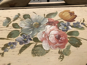 Vintage Sewing Box Hand Painted and Stenciled (27)