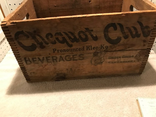 Vintage Cliquot Club Beverages Crate (#3a)