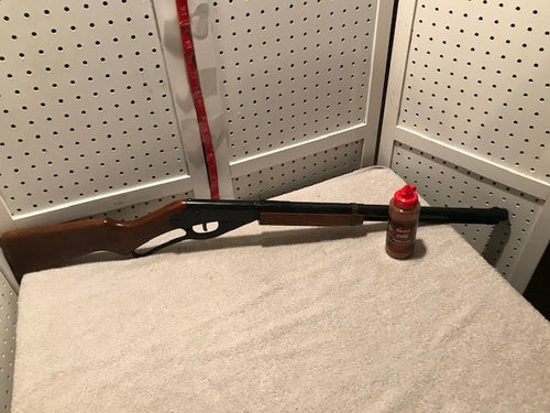 Vintage 1938 Red Ryder Daisy BB Gun With Small Container of BBs (#2)