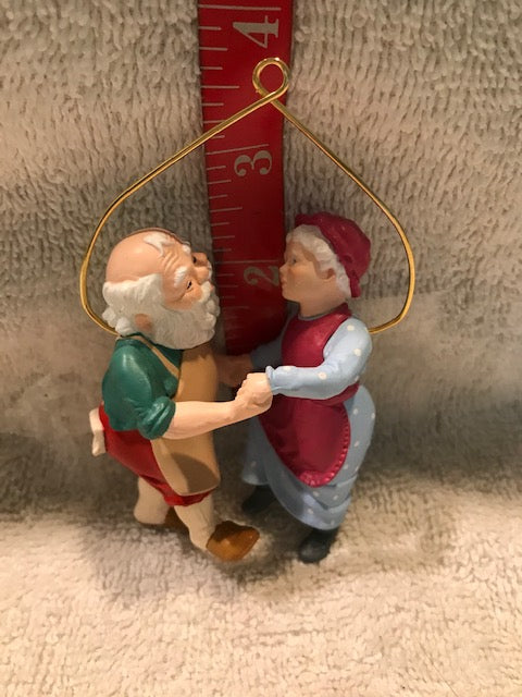 Santa Clause & Mrs. Claus Ornament