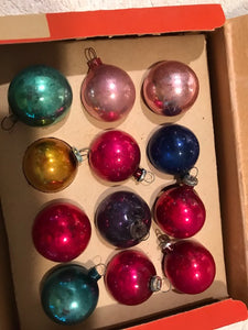 12 Mini Vintage Christmas Tree Balls with Original Box (2) (40)