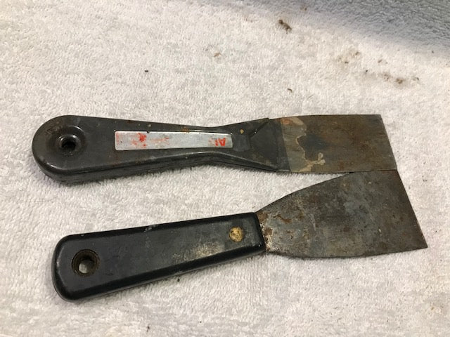 Vintage Pair of Putty Knives #100