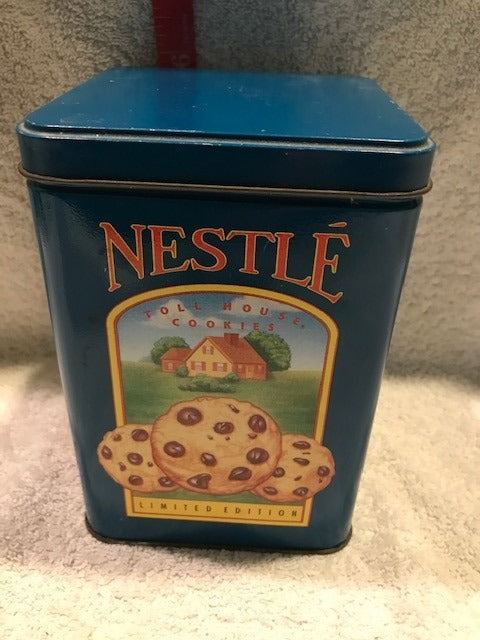 Vintage Nestle Toll House Tin (#429)