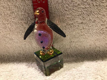 Vintage Glass Penguin (481)