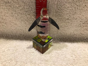 Vintage Glass Penguin (481)