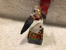 Vintage Glass Penguin (481)